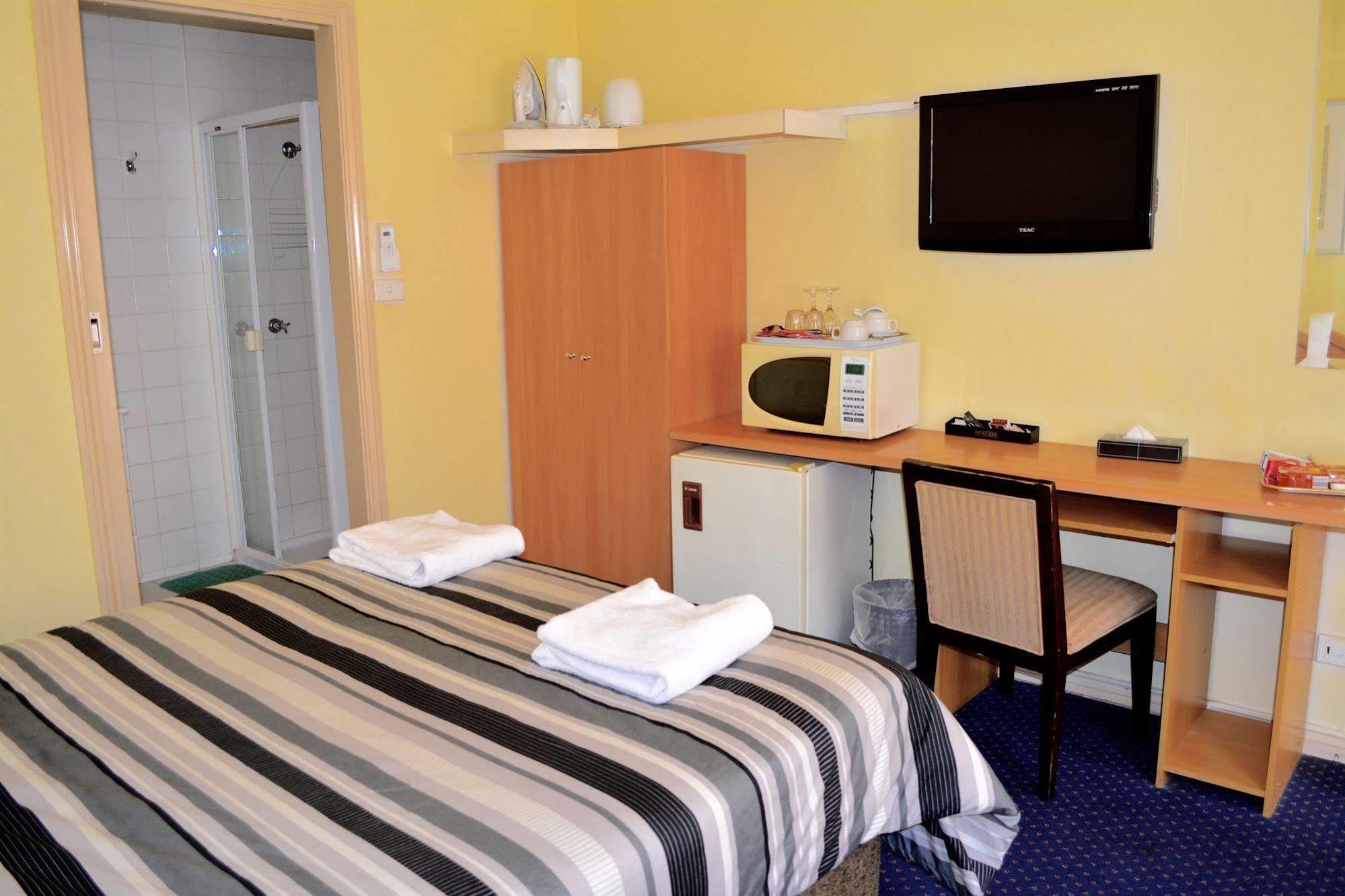 City East Motel Мельбурн Екстер'єр фото